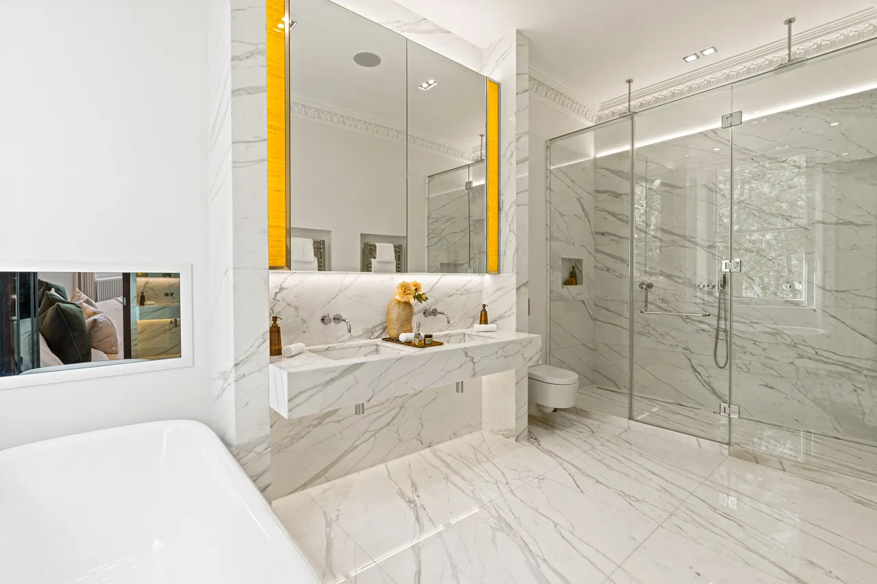 Ennismore Gardens, Knightsbridge, London, photo 3