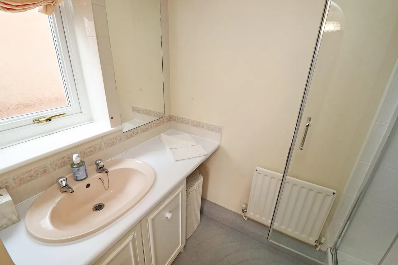 Alder Drive, Timperley WA15 7YG, photo 17