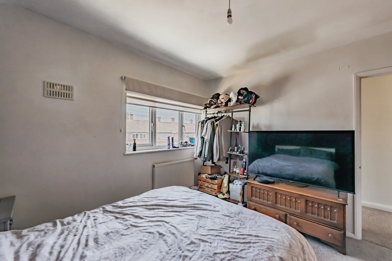 Huddleston Crescent, Merstham, Redhill, photo 8