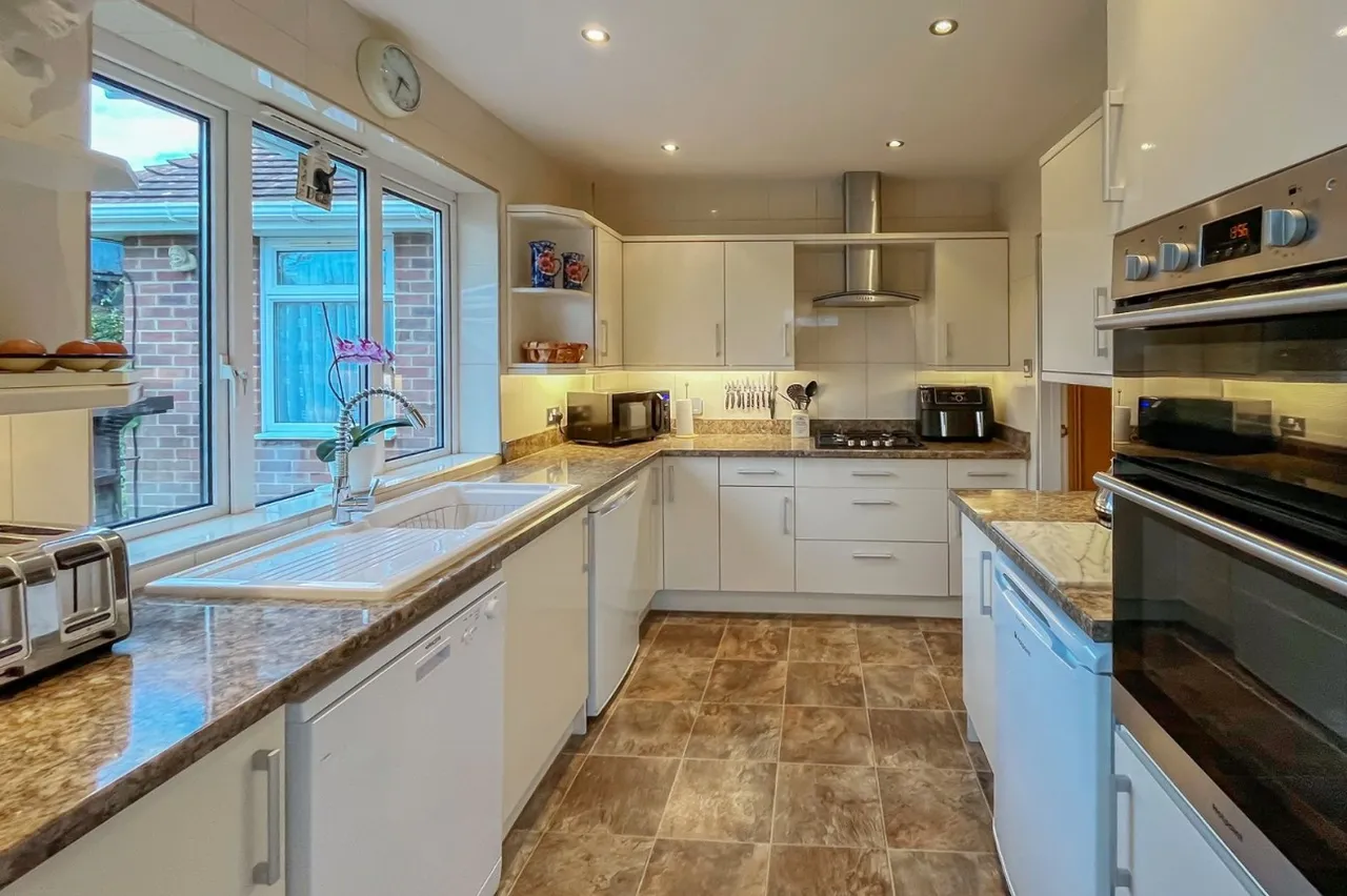 Rustington, Littlehampton, BN16, photo 4