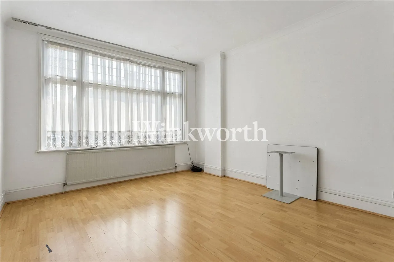 Chimes Avenue, London, N13, photo 6