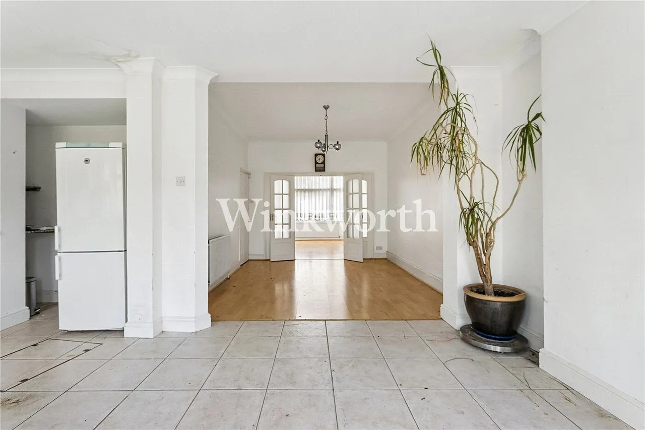 Chimes Avenue, London, N13, photo 4