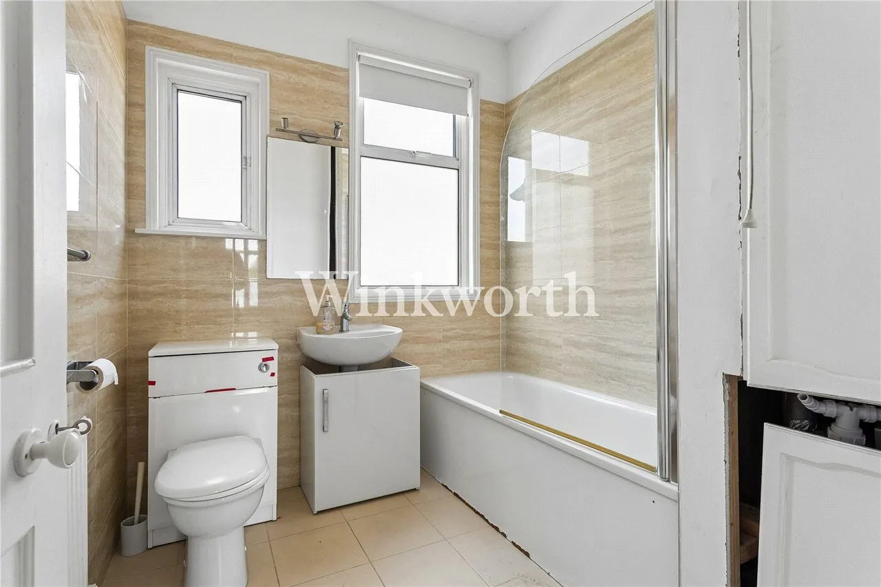 Chimes Avenue, London, N13, photo 12