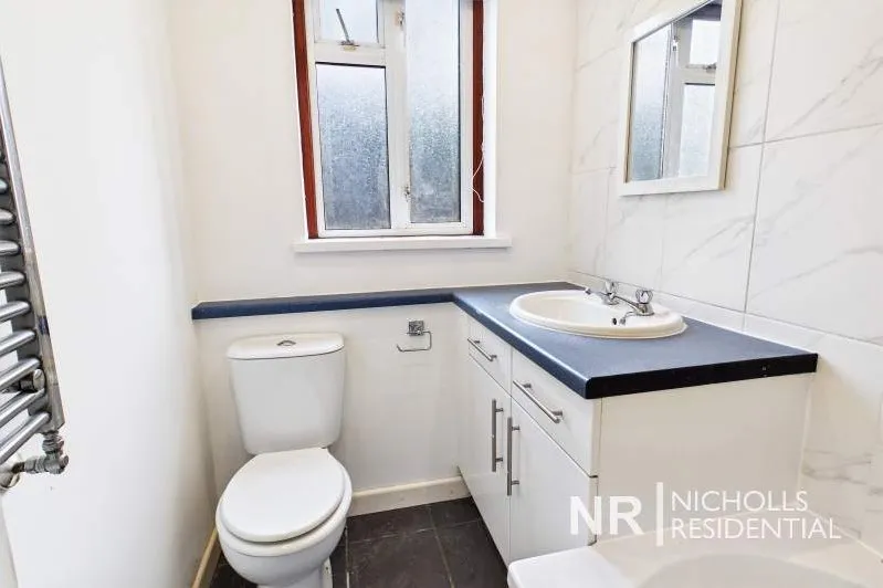Cumberland Drive, Chessington, KT9, photo 5