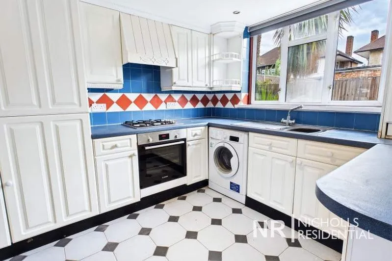 1 bed flat to rent, Cumberland Drive, Chessington, KT9