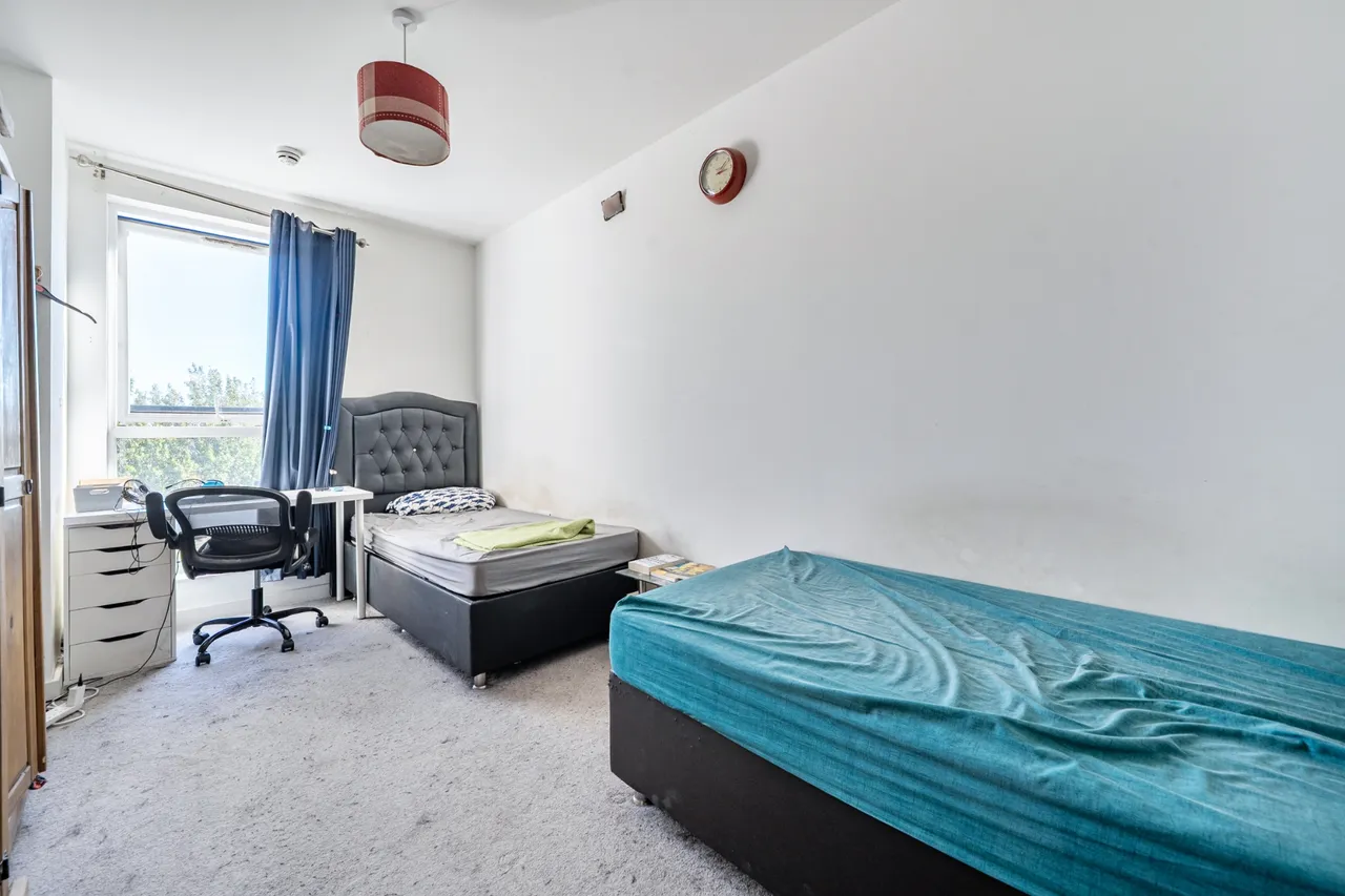 Gilding Way, Southall, UB2, photo 10