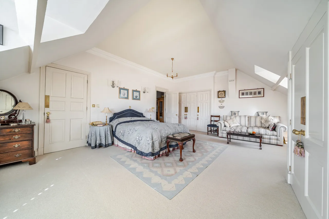 Causeway, Horsham, RH12, photo 5