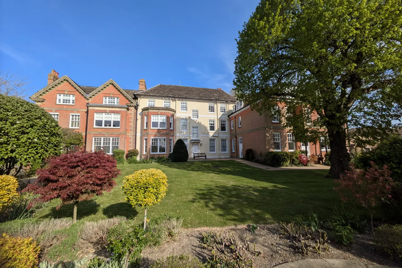 Causeway, Horsham, RH12, photo 12