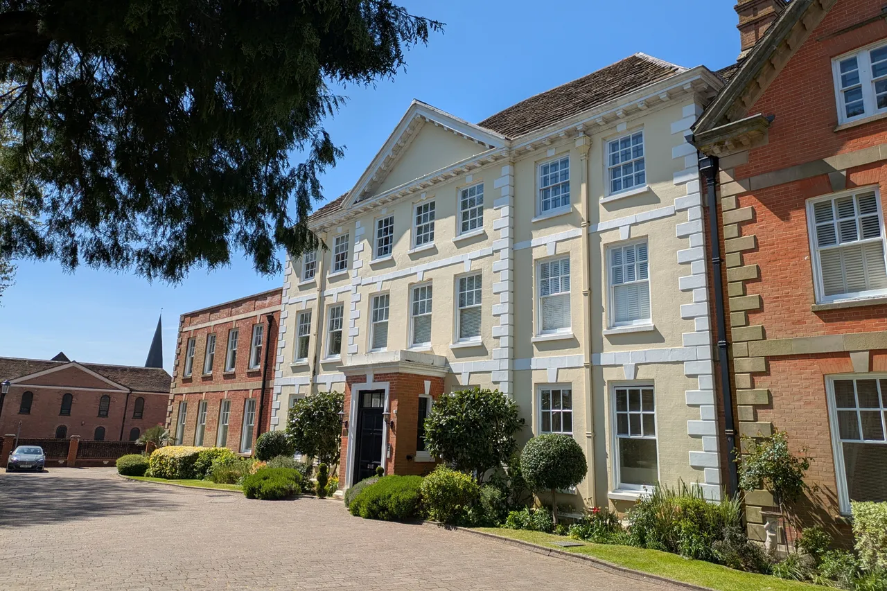 3 bed flat for sale — Causeway, Horsham, RH12