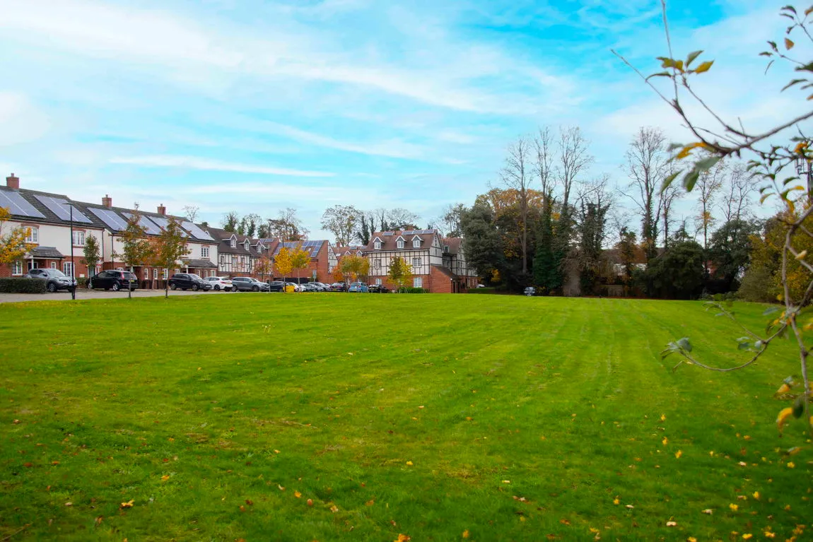 Drury Court, Chalfont St Peter, SL9, photo 15
