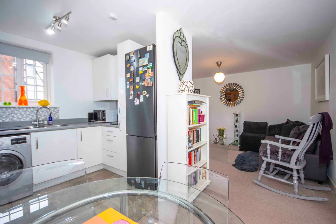 Drury Court, Chalfont St Peter, SL9, photo 8