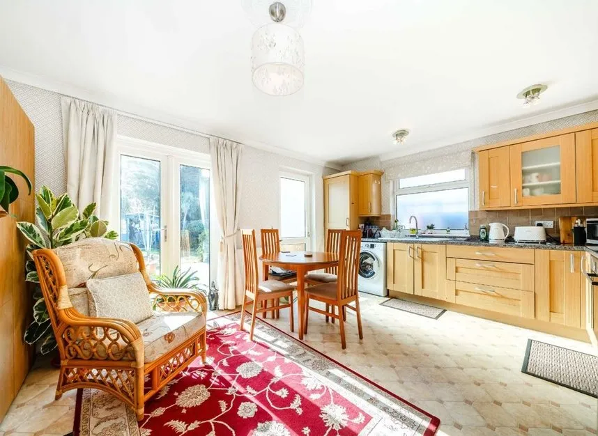 Feltham Hill Road, Ashford, TW15, photo 3