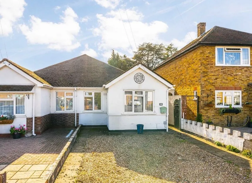 2 bed house for sale, Feltham Hill Road, Ashford, TW15
