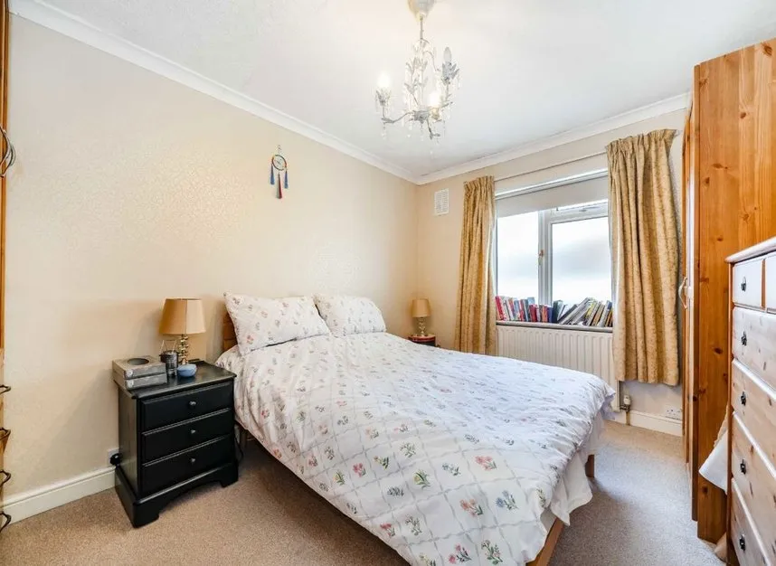 Feltham Hill Road, Ashford, TW15, photo 5