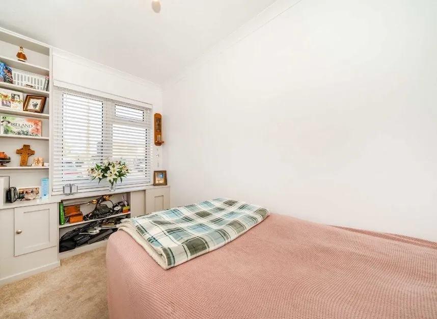 Feltham Hill Road, Ashford, TW15, photo 6