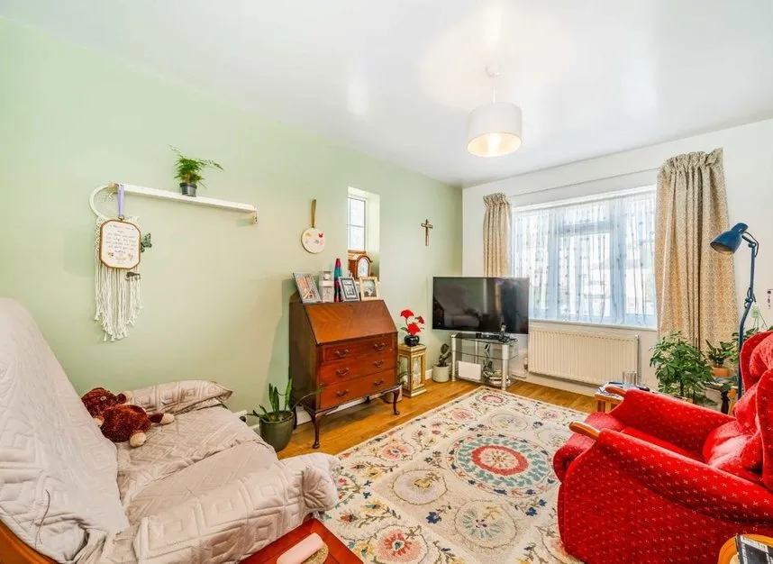 Feltham Hill Road, Ashford, TW15, photo 2