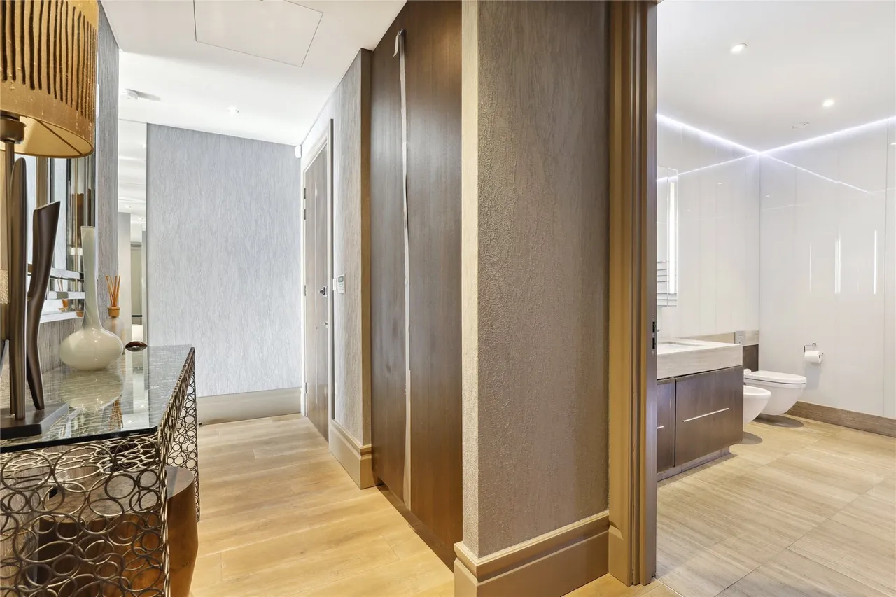 Dering Street, London, W1S, photo 10