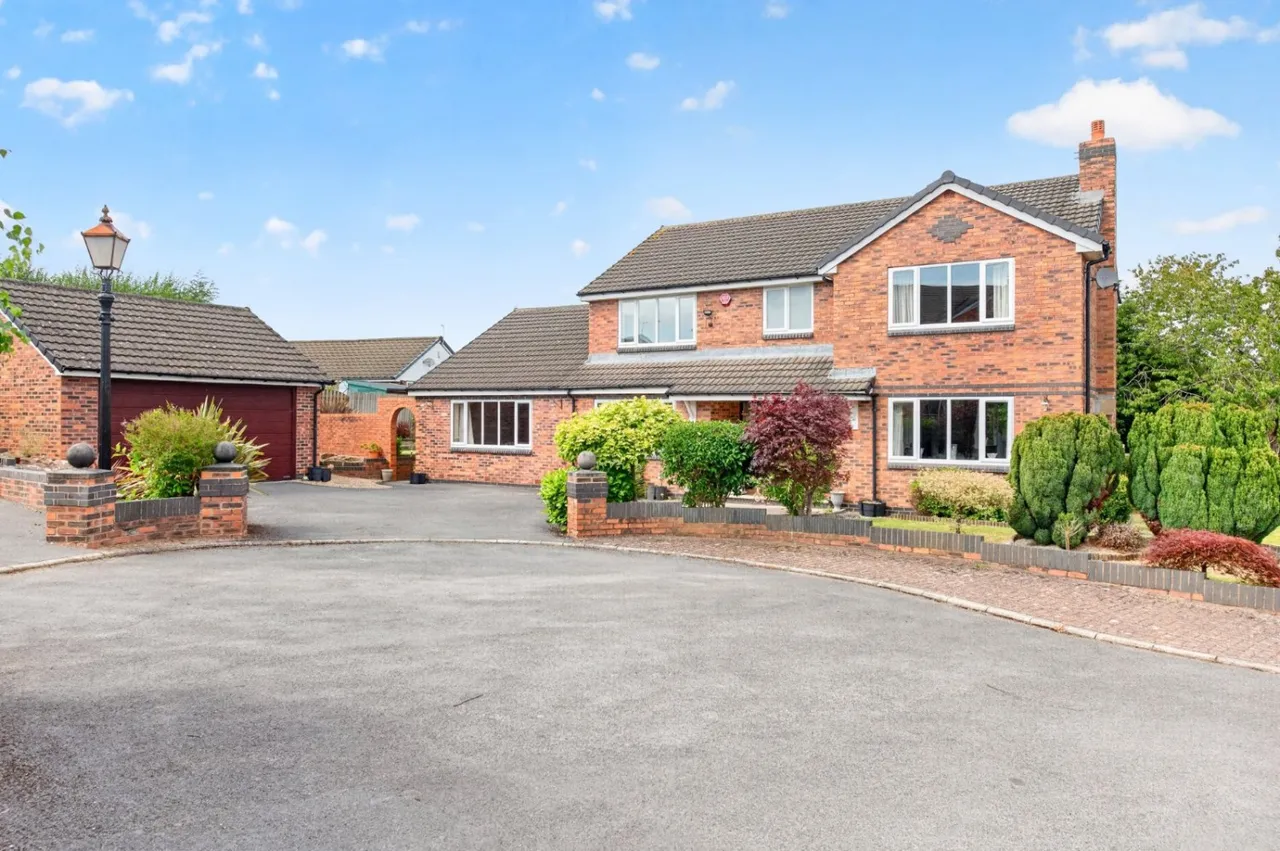 Greenton Avenue, Scholes, BD19, photo 20