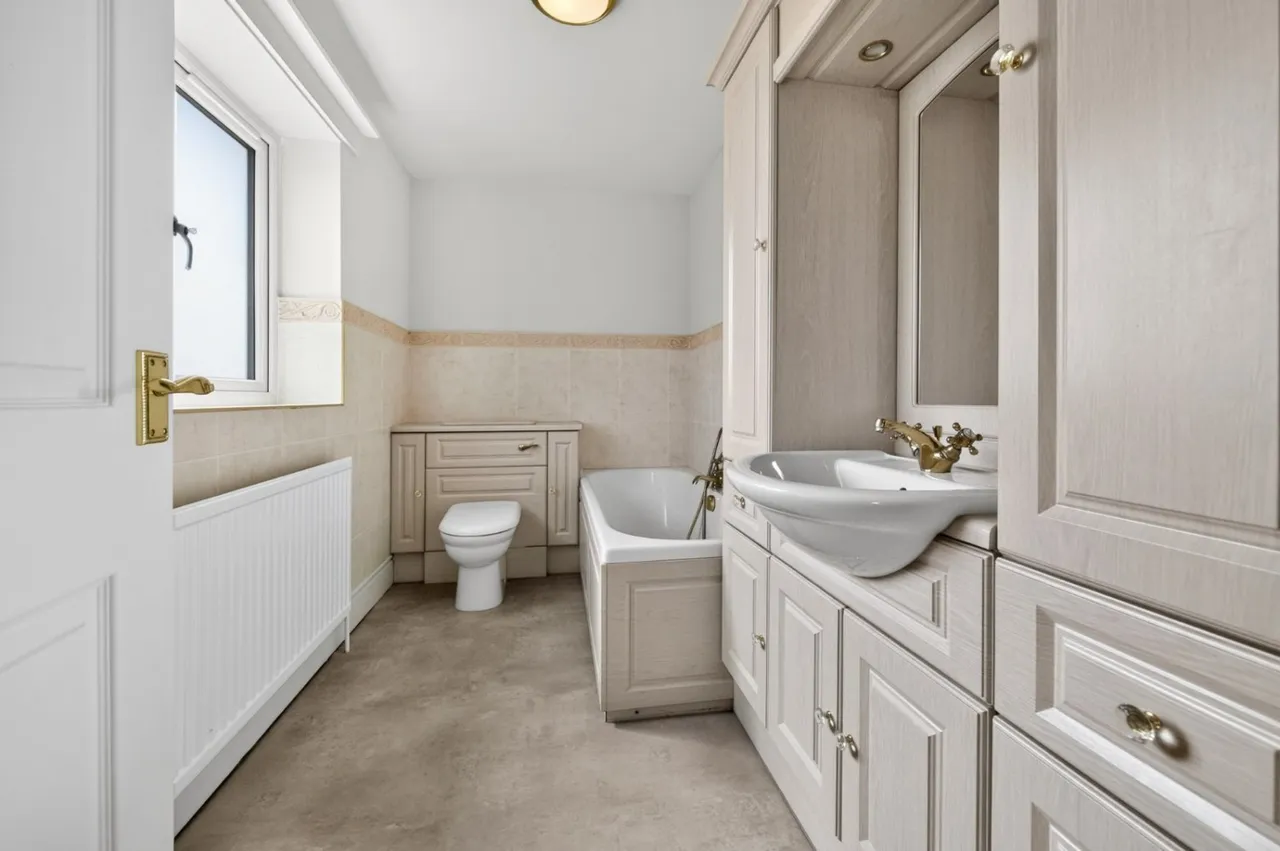 Greenton Avenue, Scholes, BD19, photo 15
