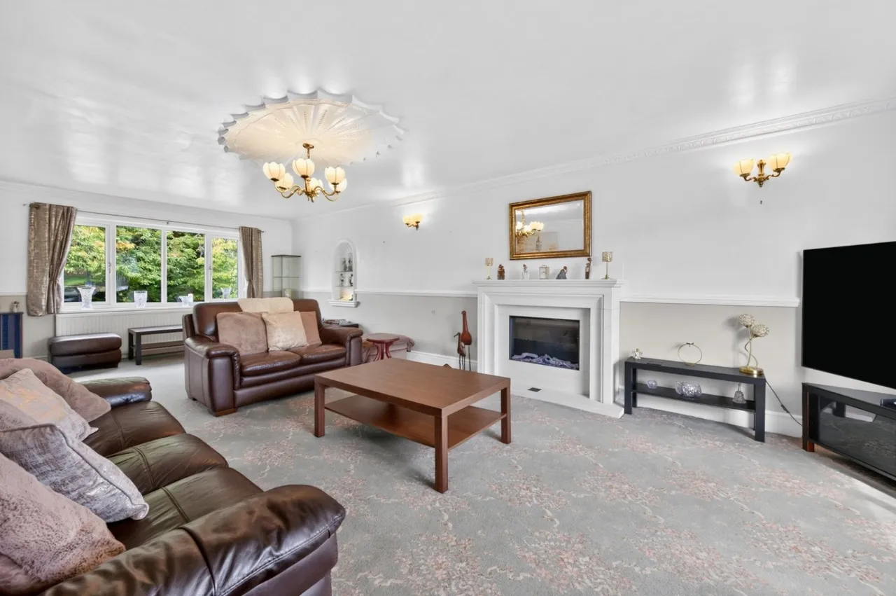 Greenton Avenue, Scholes, BD19, photo 2