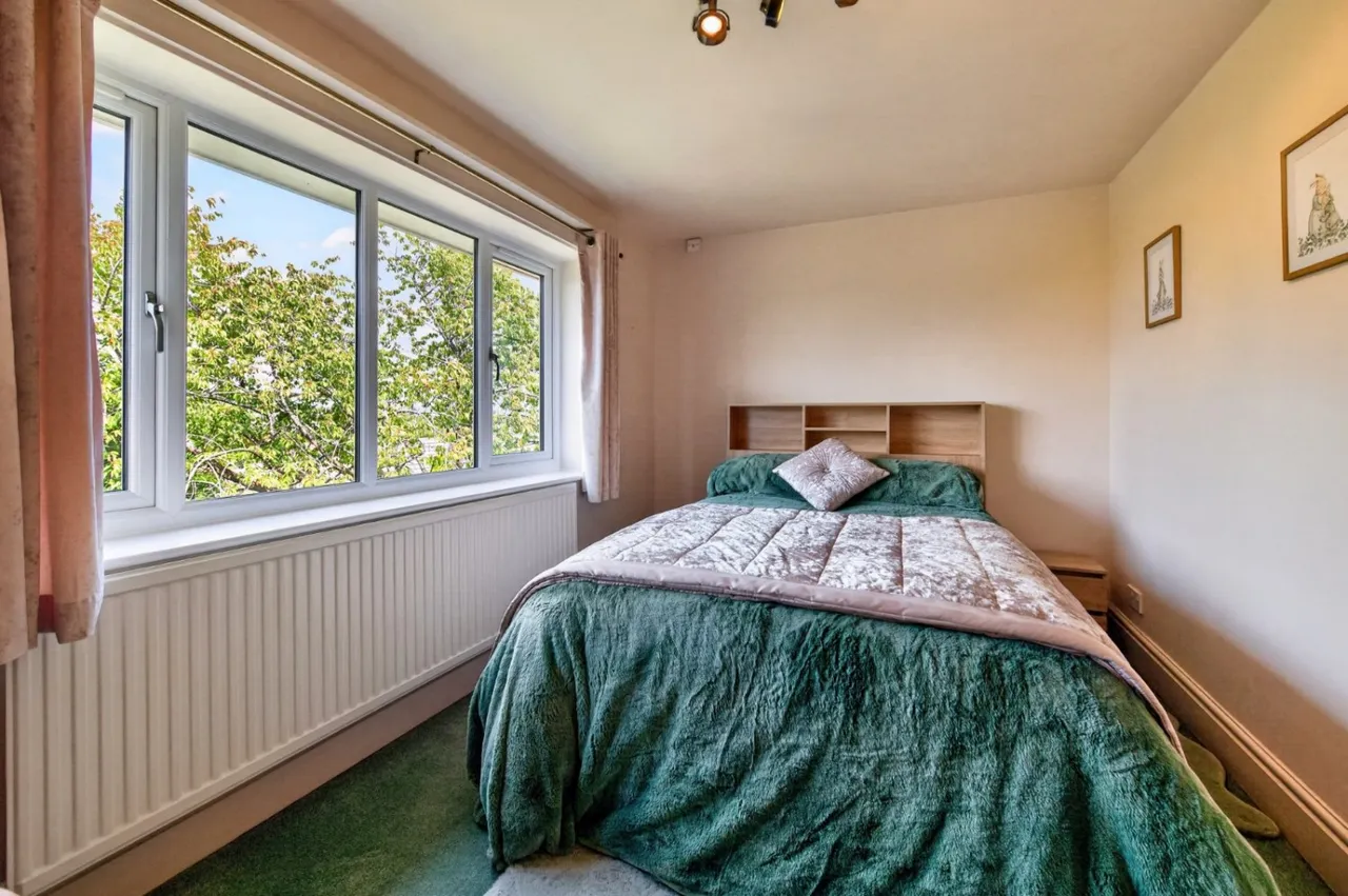 Greenton Avenue, Scholes, BD19, photo 18