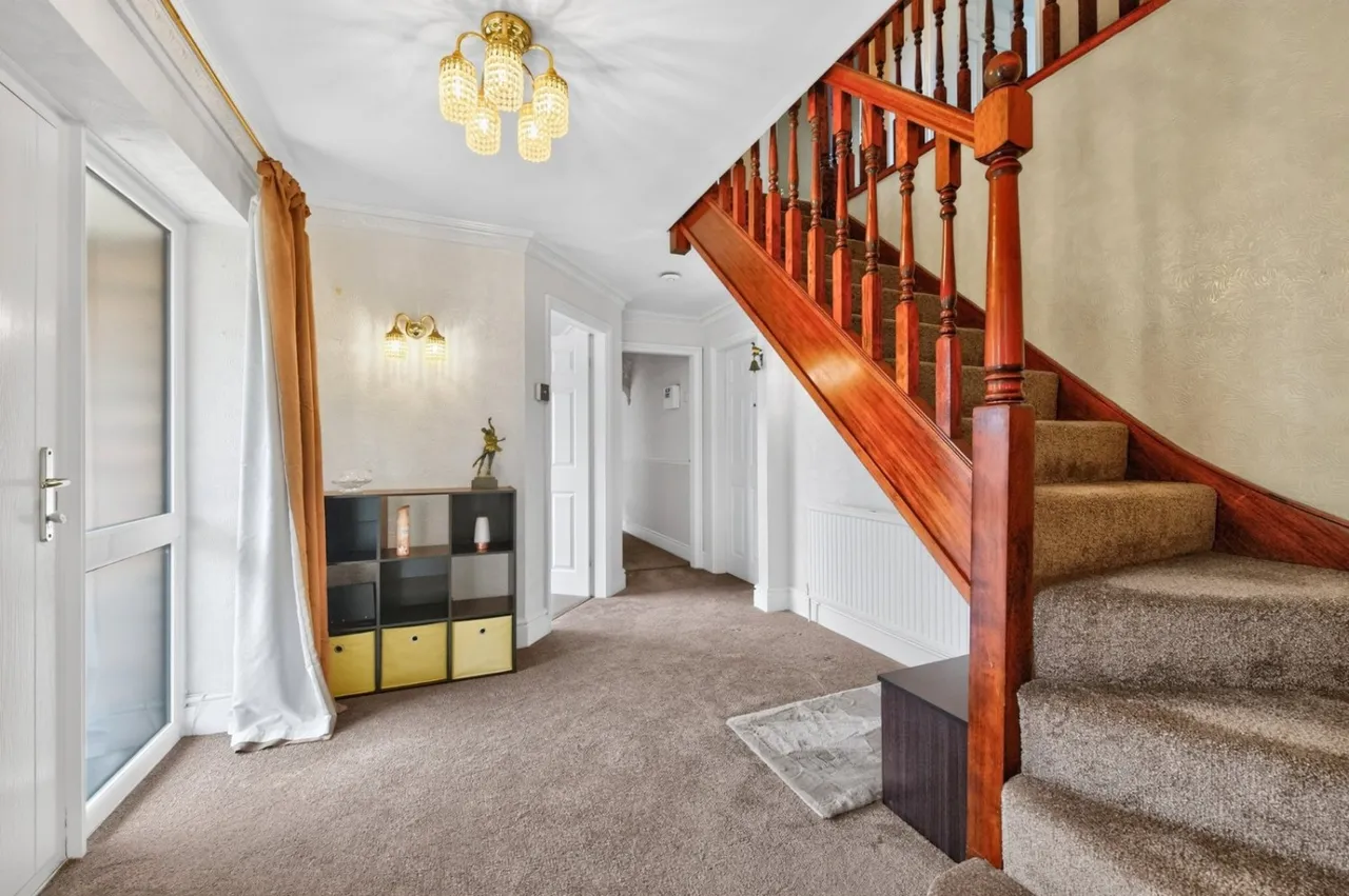 Greenton Avenue, Scholes, BD19, photo 7