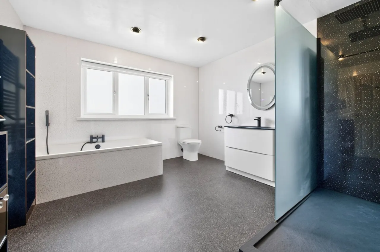 Greenton Avenue, Scholes, BD19, photo 19