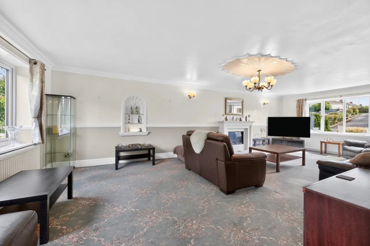 Greenton Avenue, Scholes, BD19, photo 10