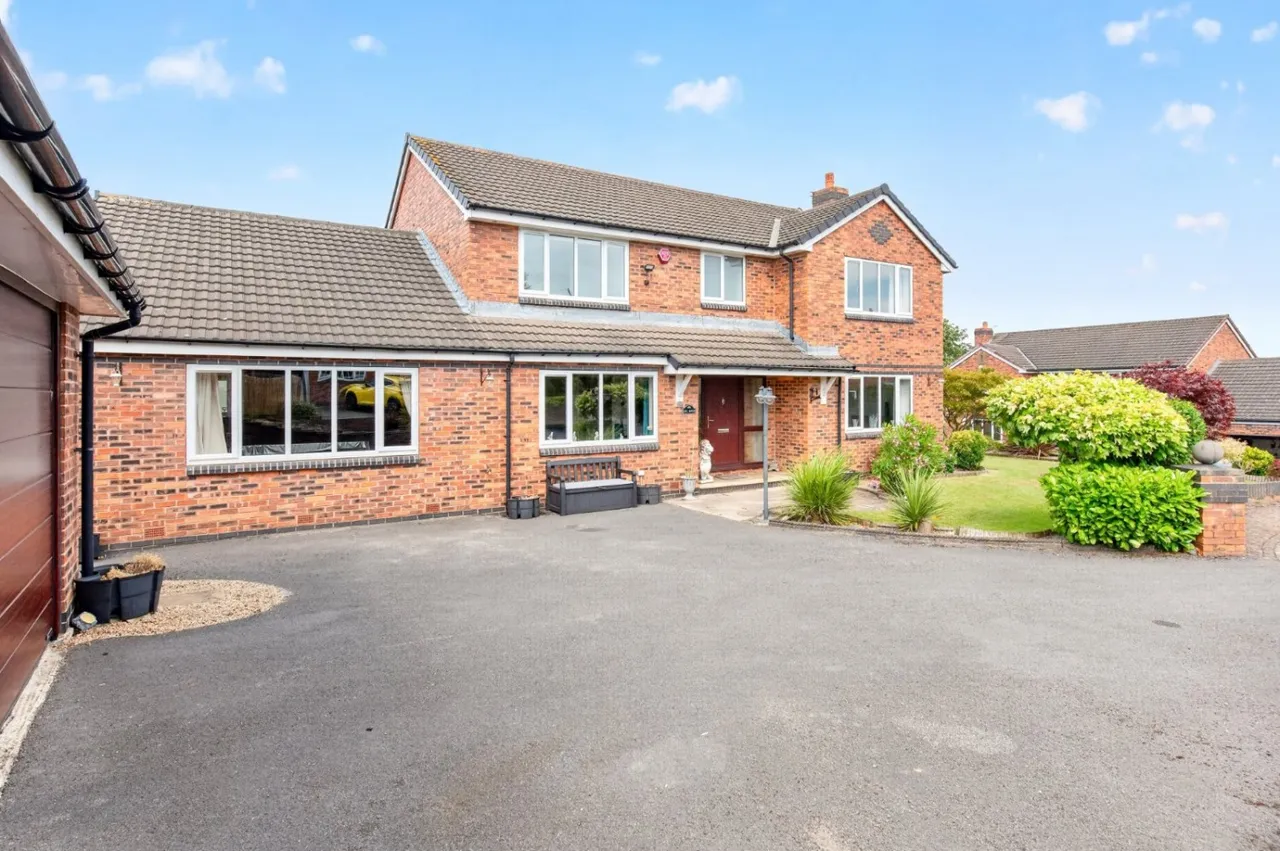Greenton Avenue, Scholes, BD19, photo 21