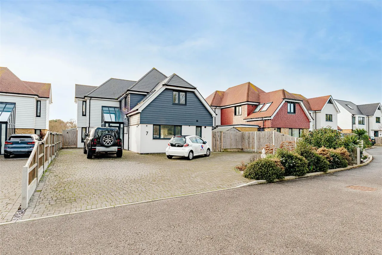 Foreland Heights, Ramsgate, Kent, CT11 0FF, photo 35