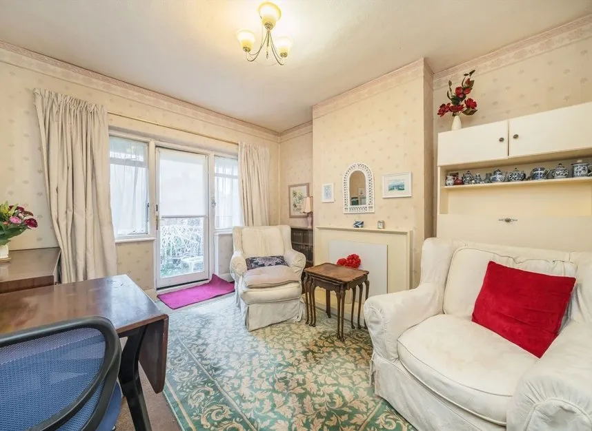 Gresham Road, Hounslow, TW3, photo 2