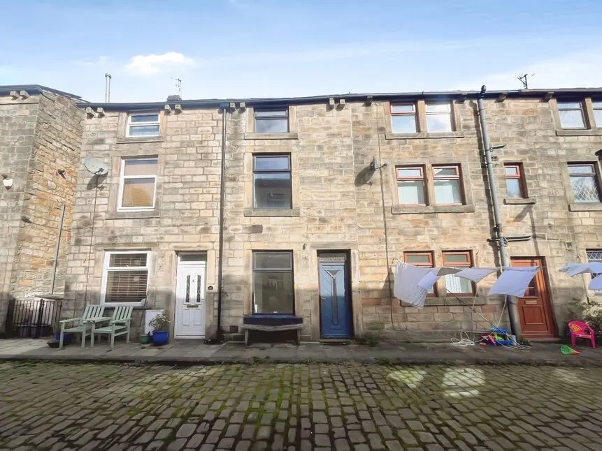 3 bed house for sale — Market Street, Todmorden, OL14