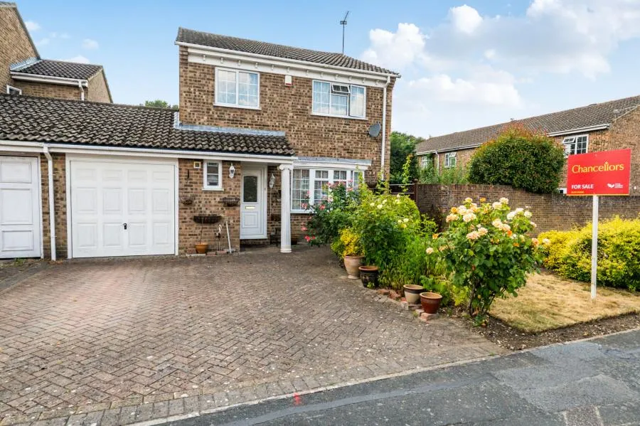 Arethusa Way, Bisley, GU24, photo 22
