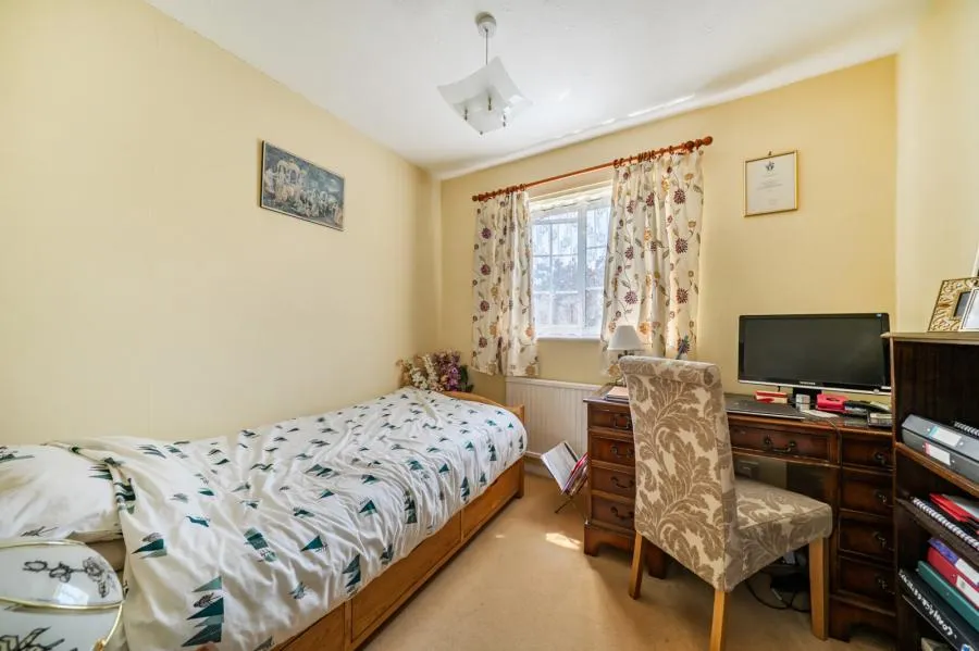 Arethusa Way, Bisley, GU24, photo 17