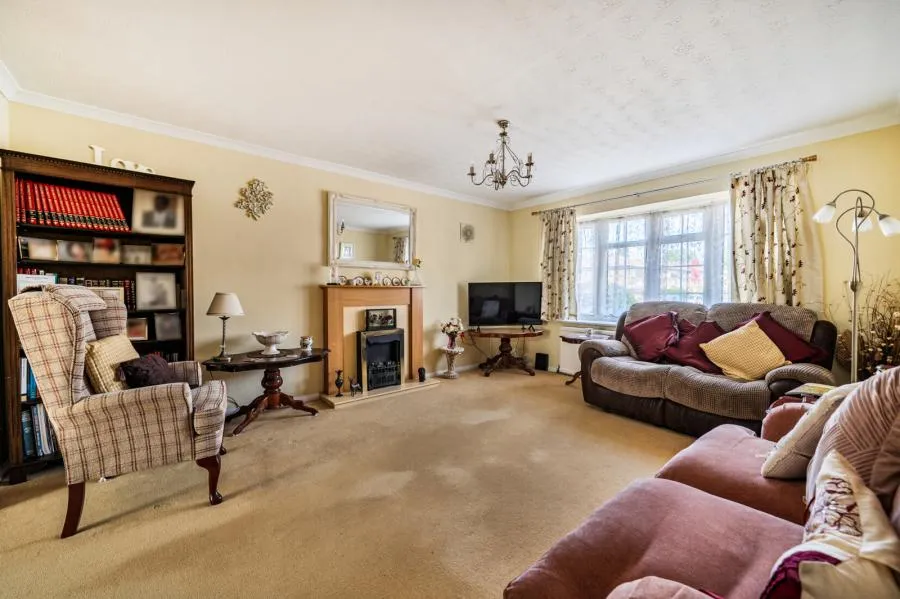 Arethusa Way, Bisley, GU24, photo 3