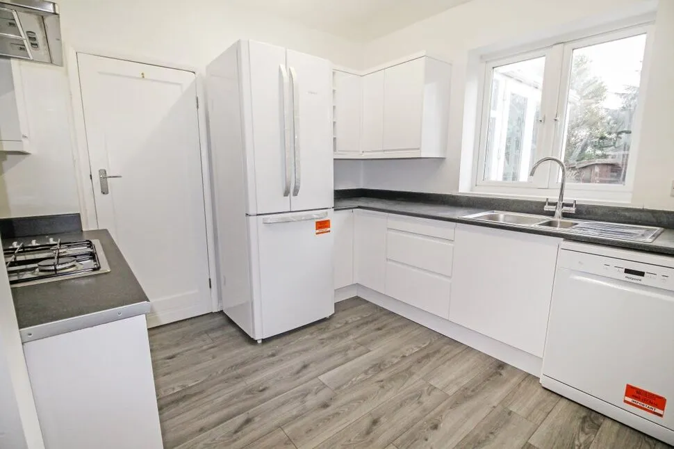 Brooke Avenue, Handforth, Cheshire, SK9, photo 3