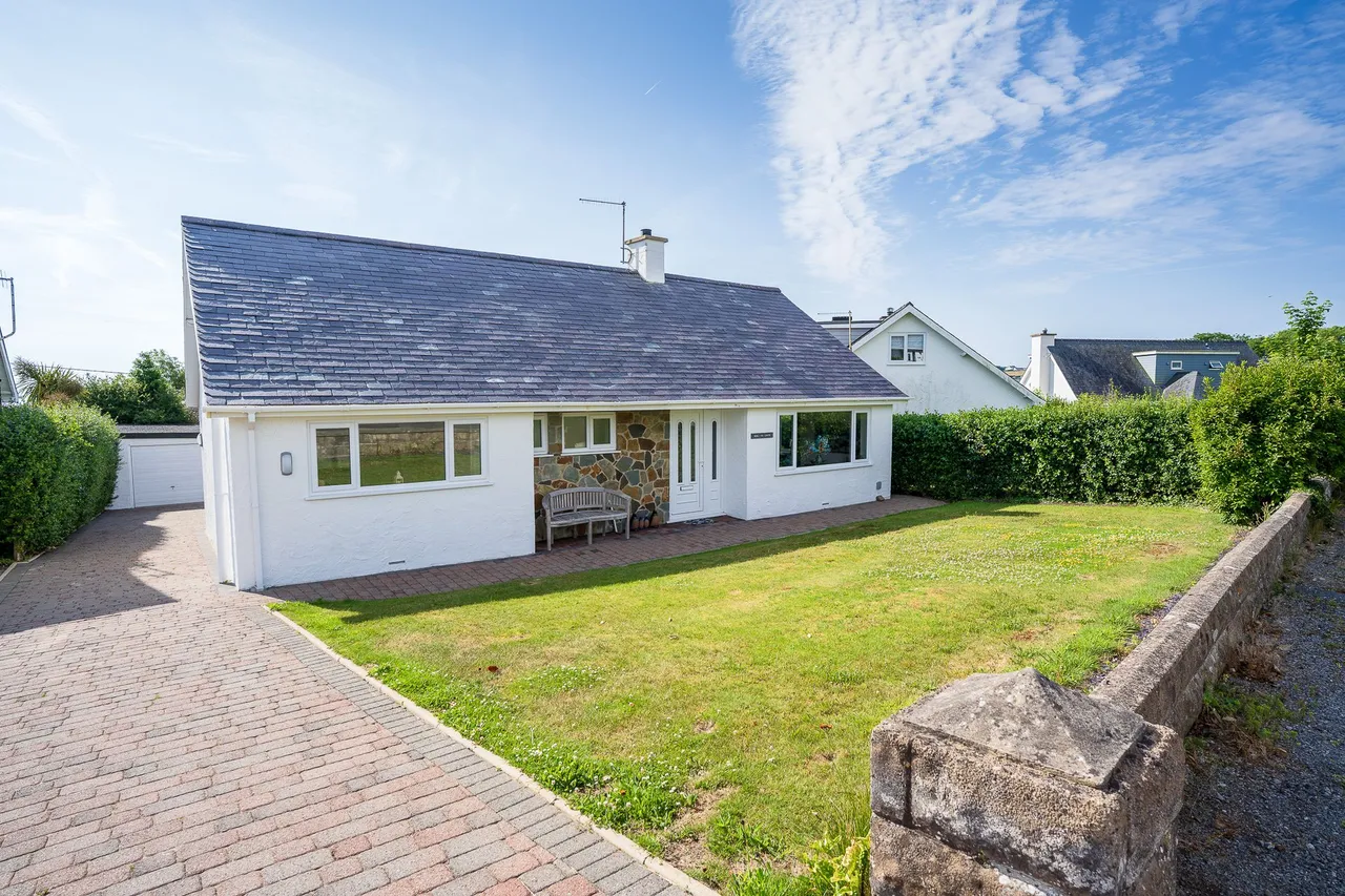 3 bed house for sale — 8, Llwyn Onn Estate, Abersoch, Pwllheli, Gwynedd, LL53 7EP