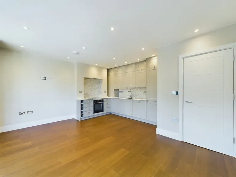 Brondesbury Park, Brondesbury Park, NW6 7AT, photo 6