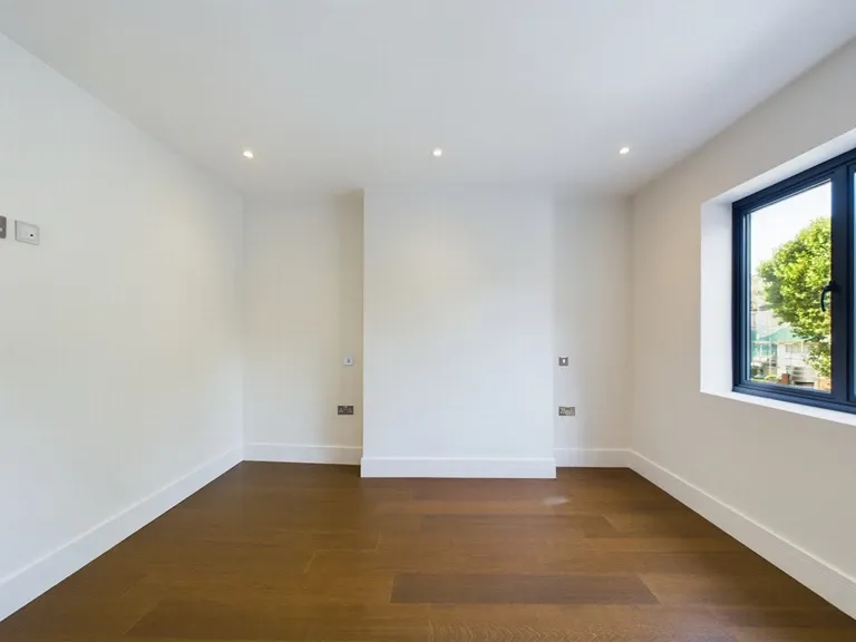 Brondesbury Park, Brondesbury Park, NW6 7AT, photo 12