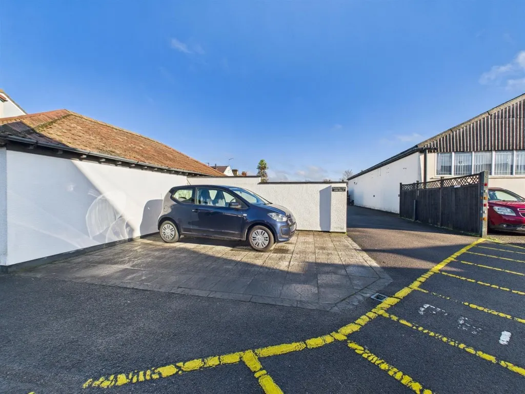 Southmead Road, Westbury-On-Trym, BS10, photo 13