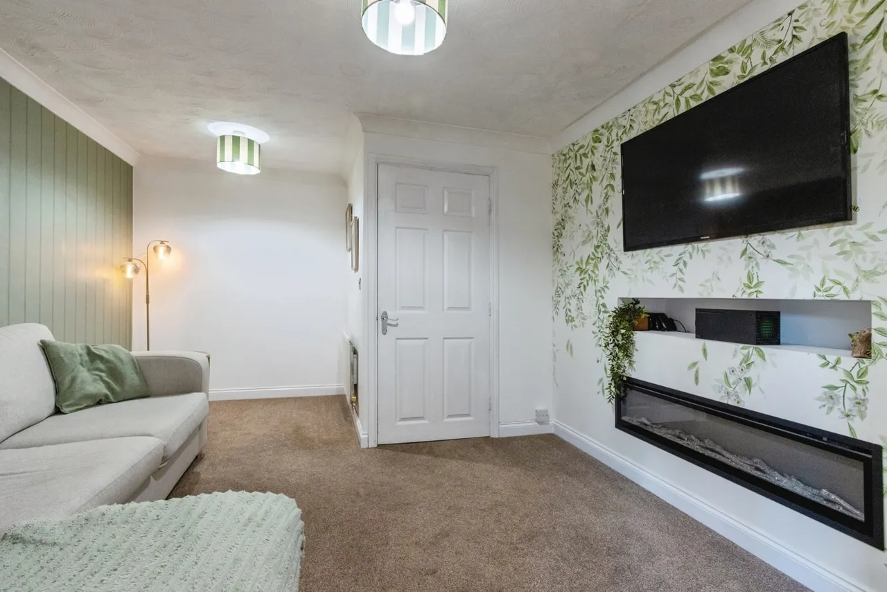 Beachill Crescent, WAKEFIELD, West Yorkshire, WF4, photo 2