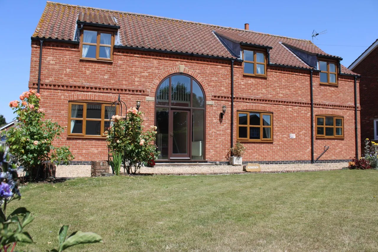 5 bed house for sale, South Street, North Kelsey, LN7