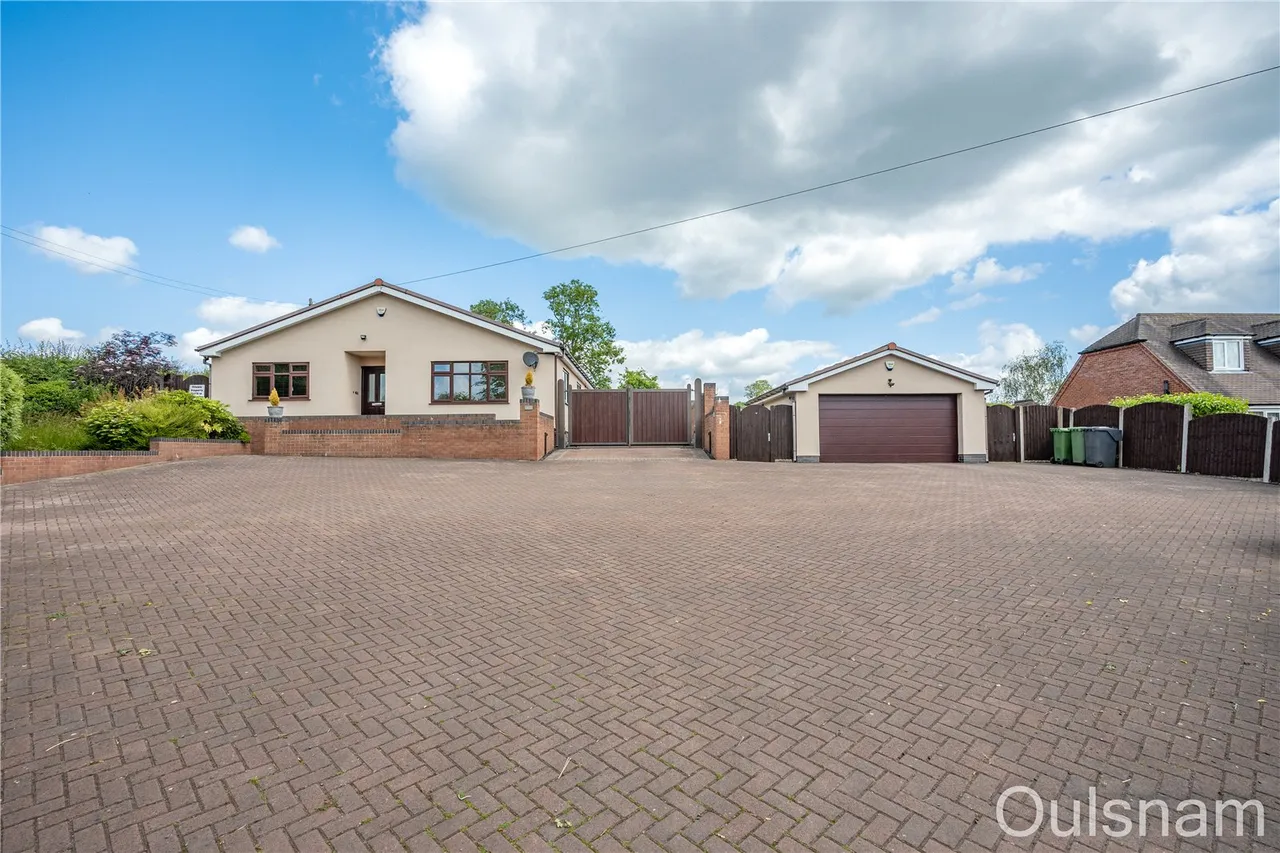 Kidderminster Road, Dodford, B61, photo 31