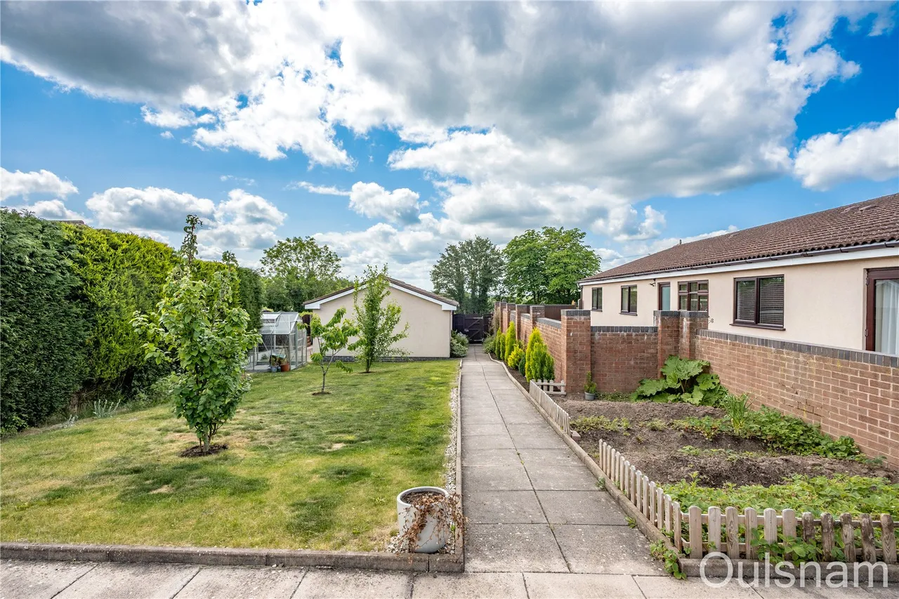Kidderminster Road, Dodford, B61, photo 28