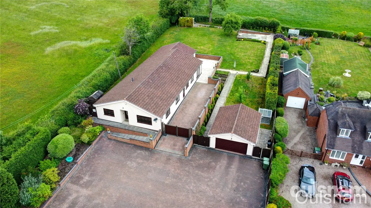 5 bed house for sale, Kidderminster Road, Dodford, B61