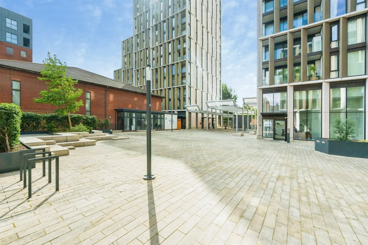 2 bed flat for sale — Perceval Square, College Road, Harrow