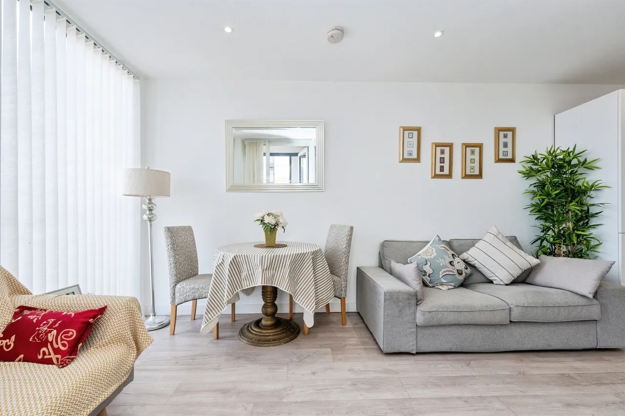 Perceval Square, College Road, Harrow, photo 7