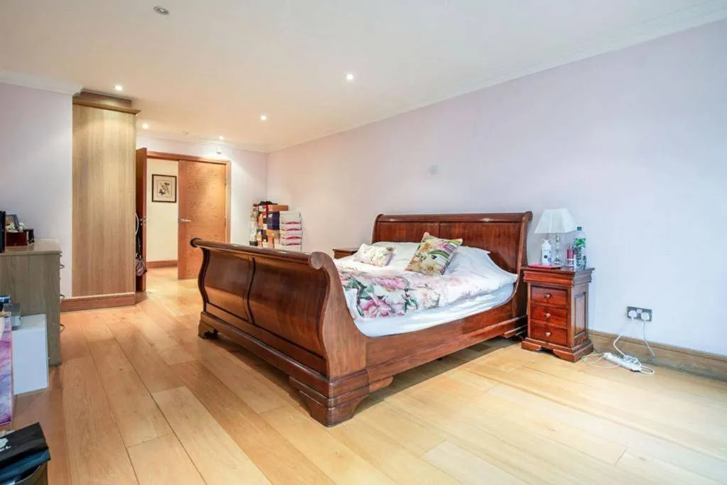 Marsh Lane, London, Greater London, NW7, photo 7