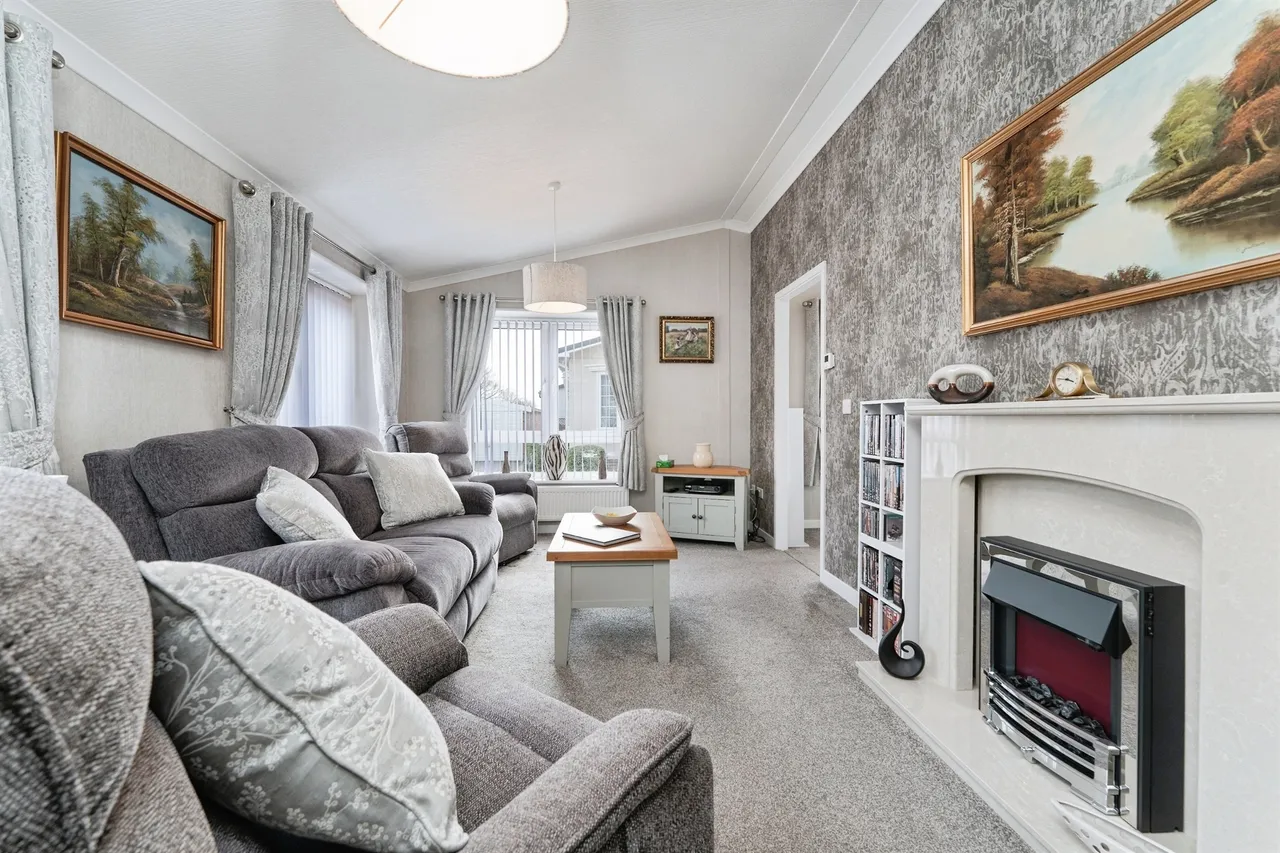 Manor Road, Witchford, Ely, photo 10