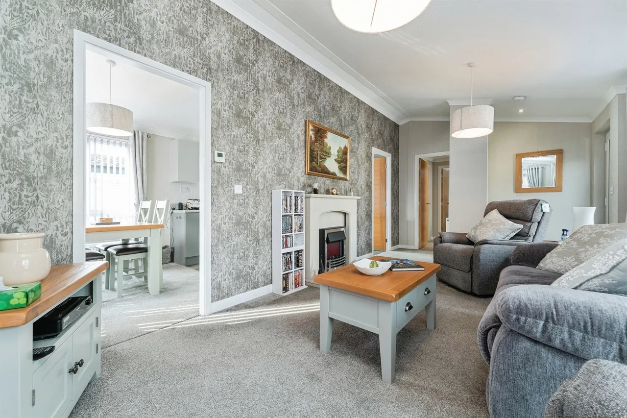 Manor Road, Witchford, Ely, photo 8